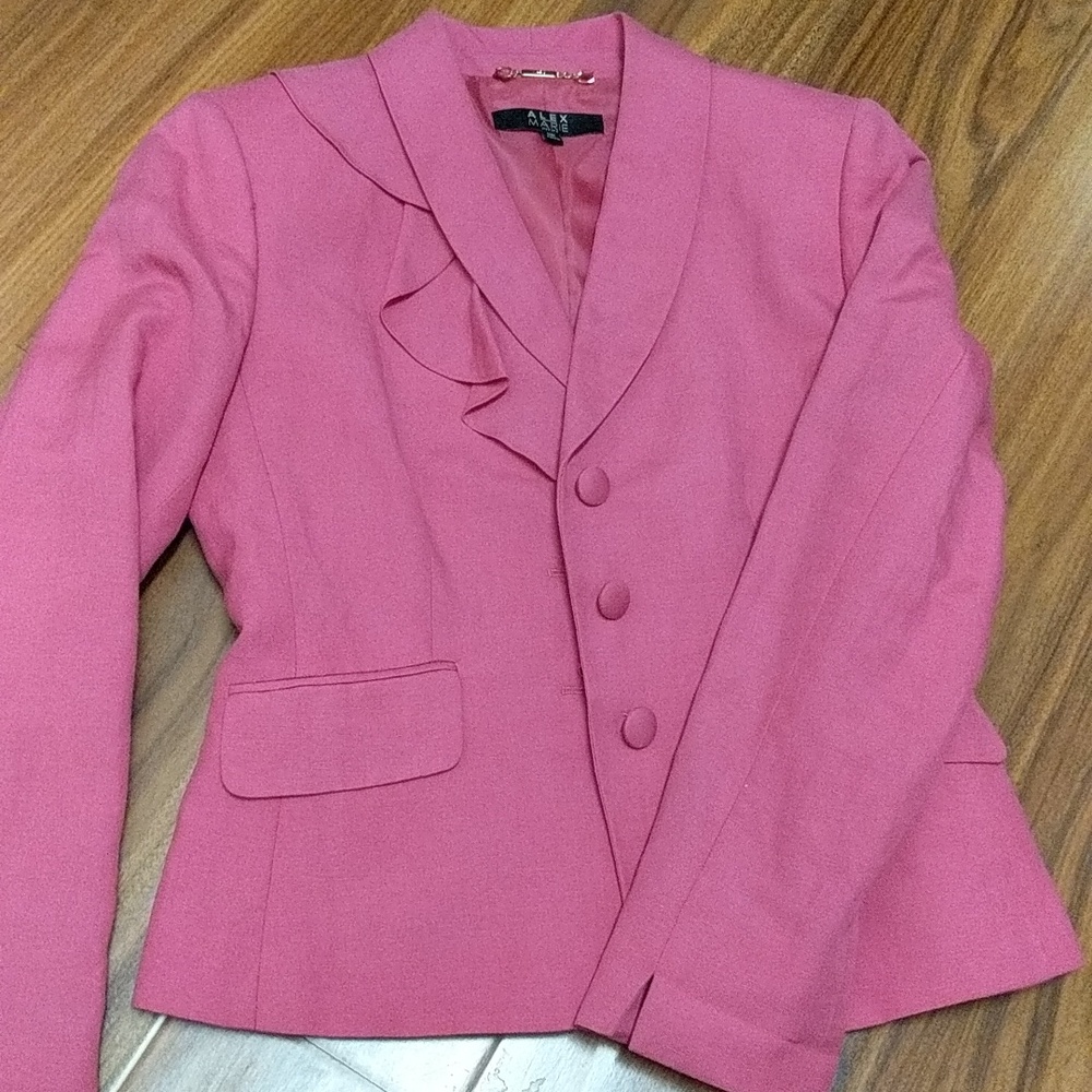 Beautiful set of women suit size 2p